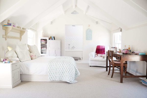 Comment donner un look moderne à une robe vintage pour la rendre tendance aujourd'hui?