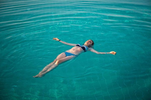 Où s'immerger dans la culture sami avec une location en Laponie incluant une rencontre avec des éleveurs de rennes?